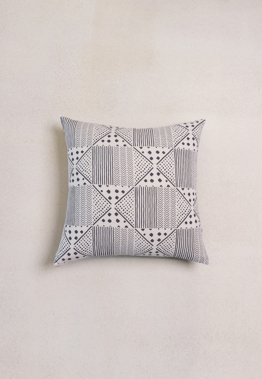 Grey and white outlet geometric cushions