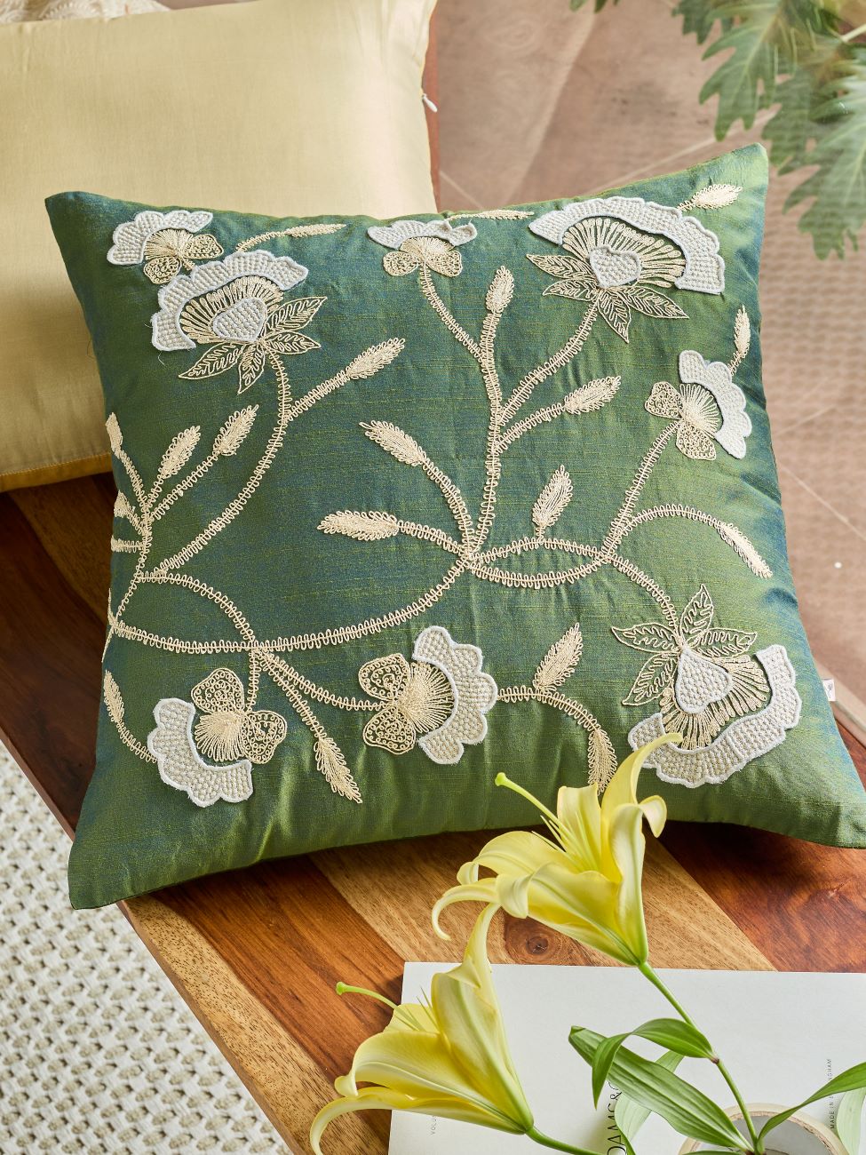 Gulzar Cushion Cover