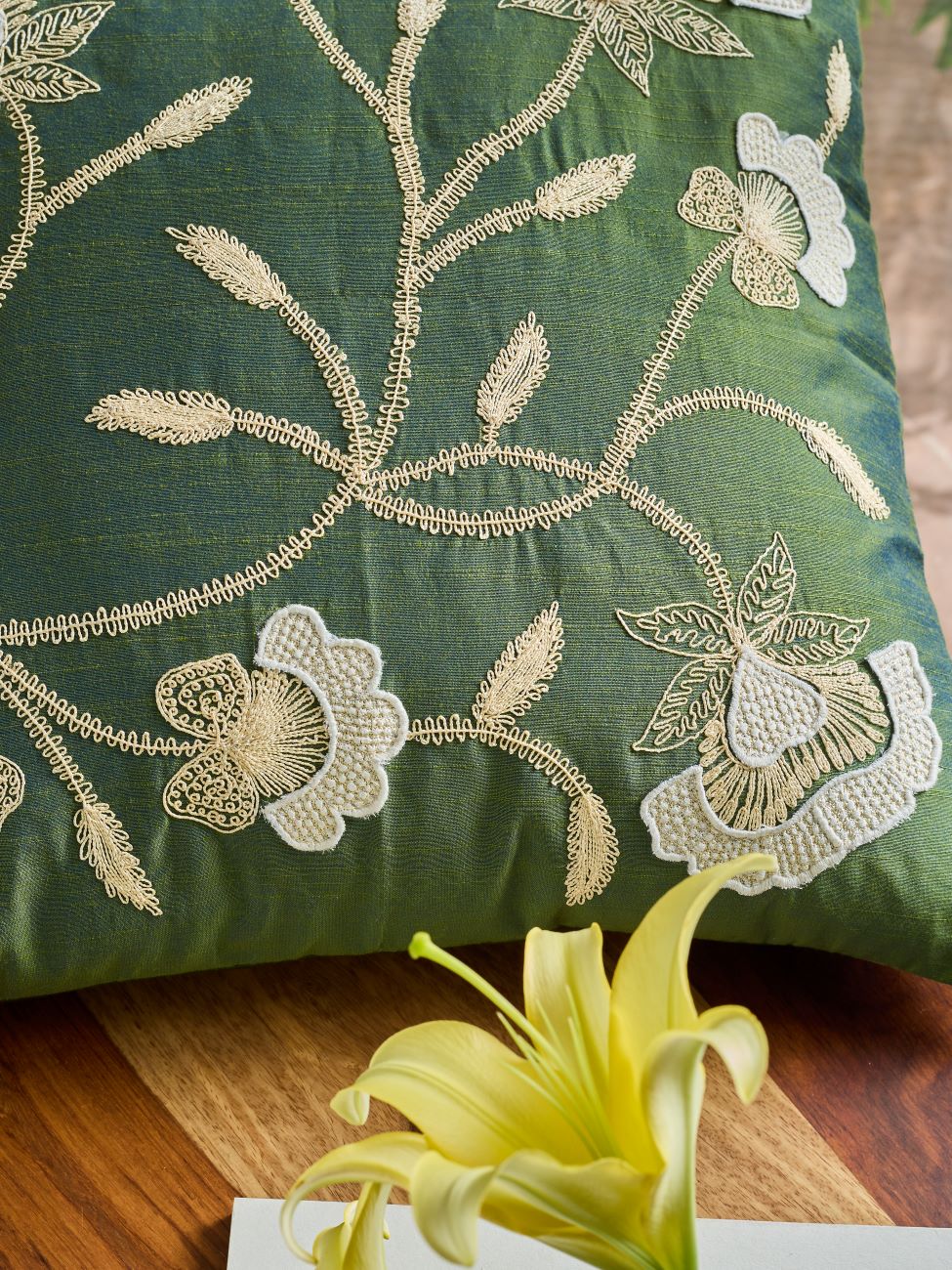Gulzar Cushion Cover