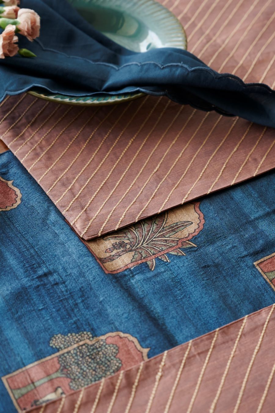 The Plush Indigo Napkins(Set of 4)