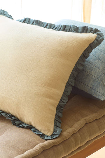 Mist Ruffle Cushion