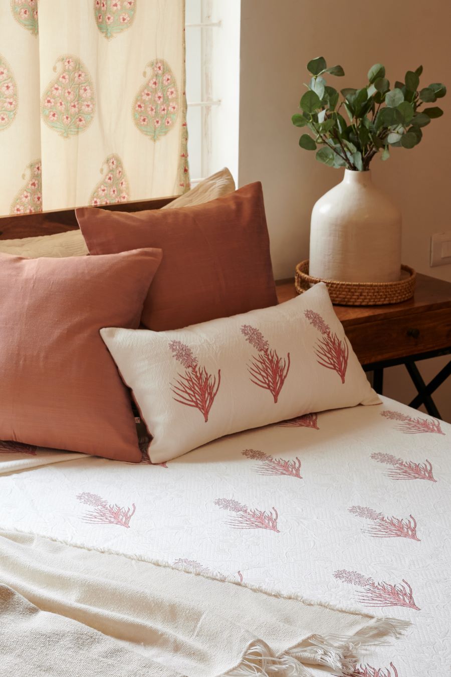 The Gul Cotton Bedspread (Includes lumbar cushion)