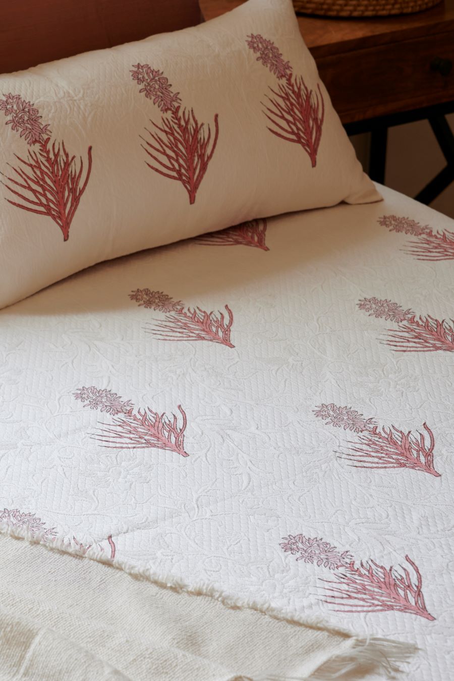 The Gul Cotton Bedspread (Includes lumbar cushion)