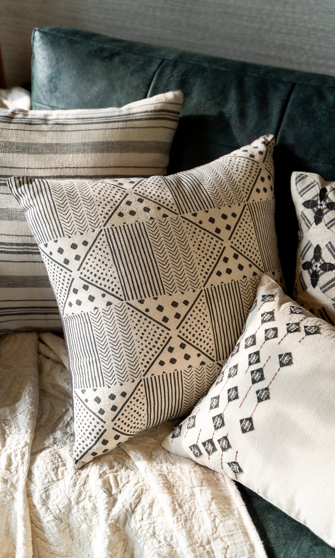Geometric Edge of Style Cushions in Black & White