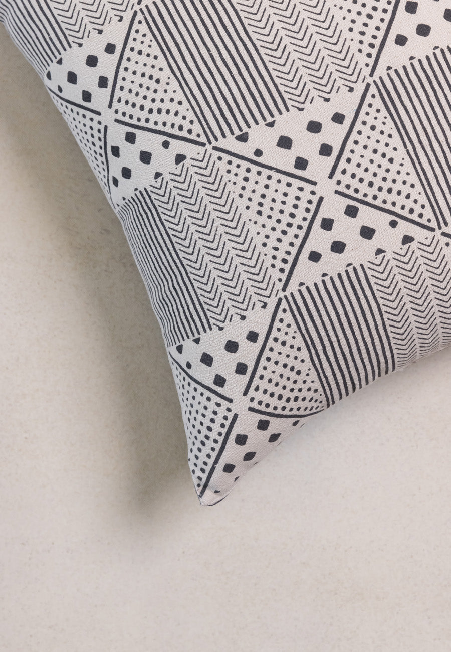 Geometric Edge of Style Cushions in Black & White