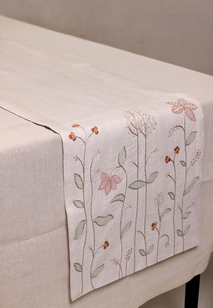 A knotted Affair Table Runner