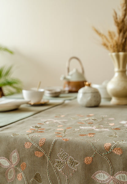 Blooming Melody Table Runner