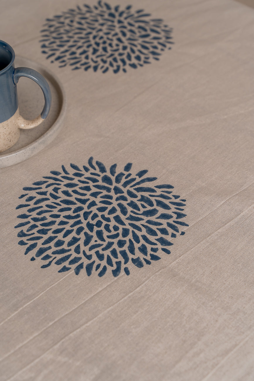 Dandelion table cloth