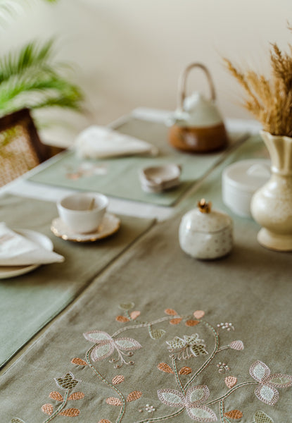 Blooming Melody Table Runner