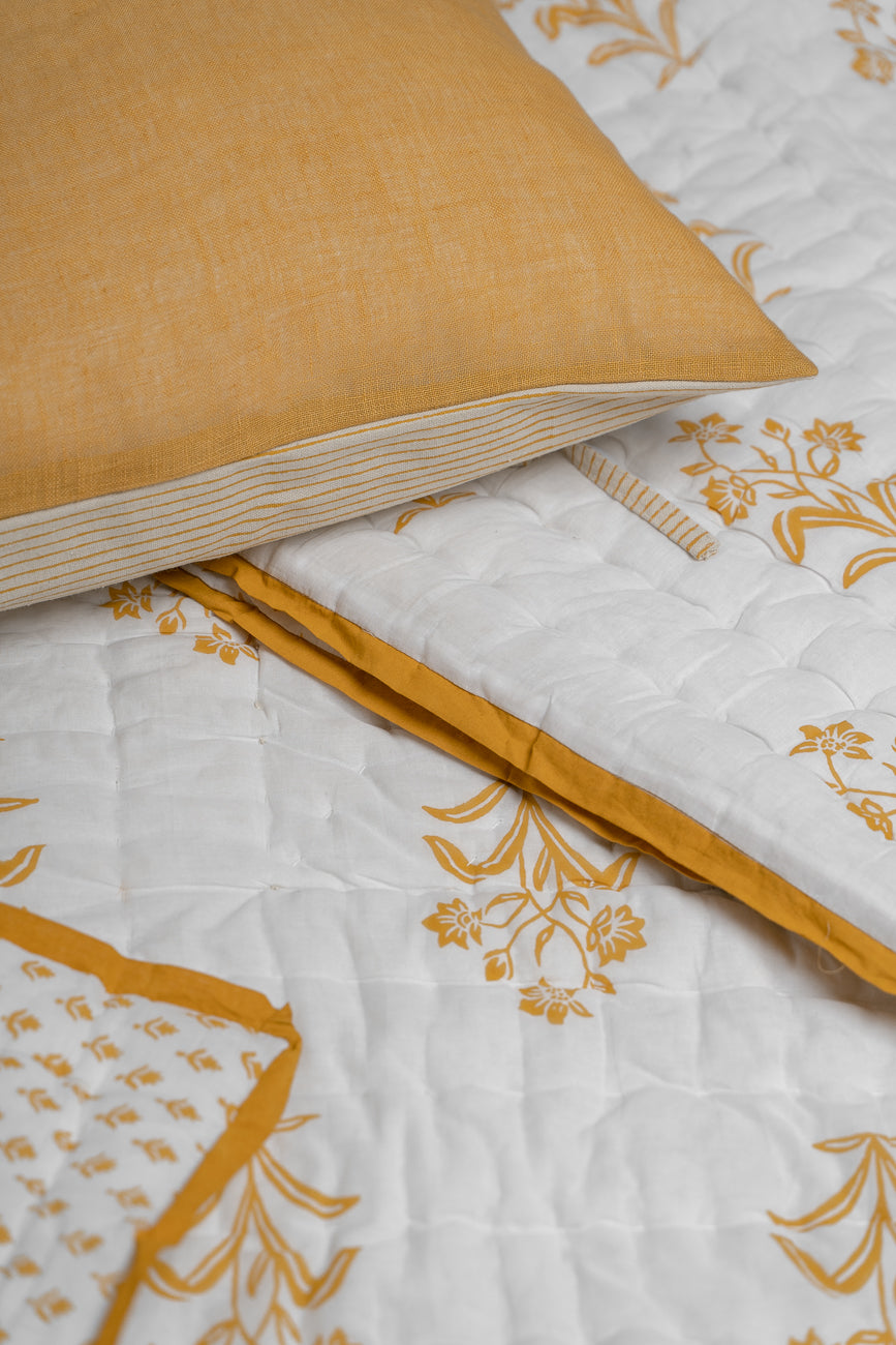Yellow enigma butti quilt single bed